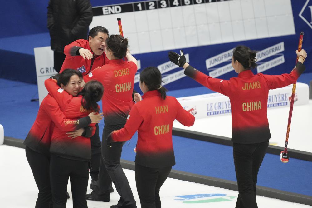 国家德比皇马2-1巴萨5分领跑 近6轮巴萨比皇马多拿9分反超4分